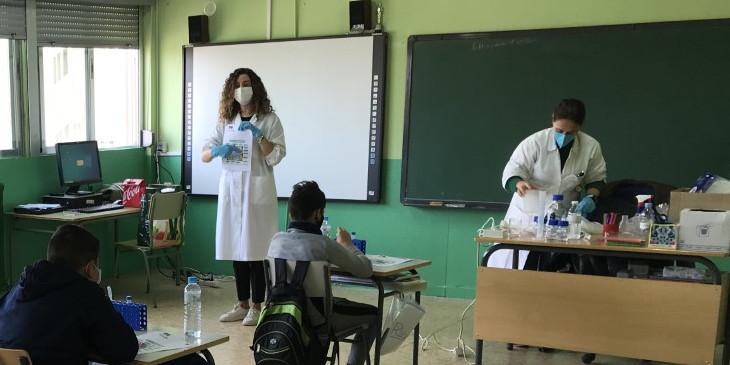 NOTICIA: Jornada de Ciencia en el aula científica del CEIP Ramón María del Valle Inclán
