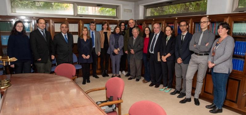 El Departamento de Derecho Constitucional en la hemeroteca de la Facultad El Departamento de Derecho Constitucional en la hemeroteca de la Facultad