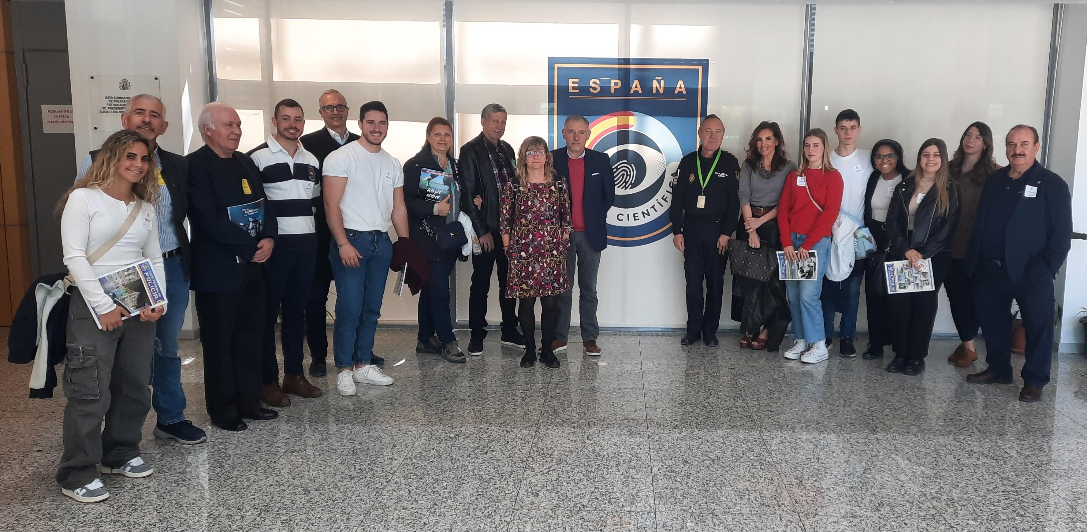 Jornada-visita-taller a la Comisaría General de Policía Científica de alumnos y profesores del Curso de experto profesional en crimen organizado transnacional y seguridad 2023-2024