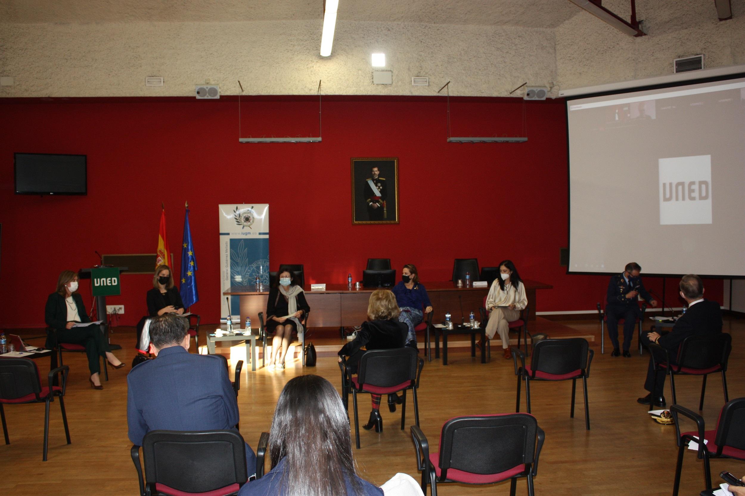 Foto 2 de la Mesa Redonda El futuro de la Agenda Mujeres, Paz y Seguridad