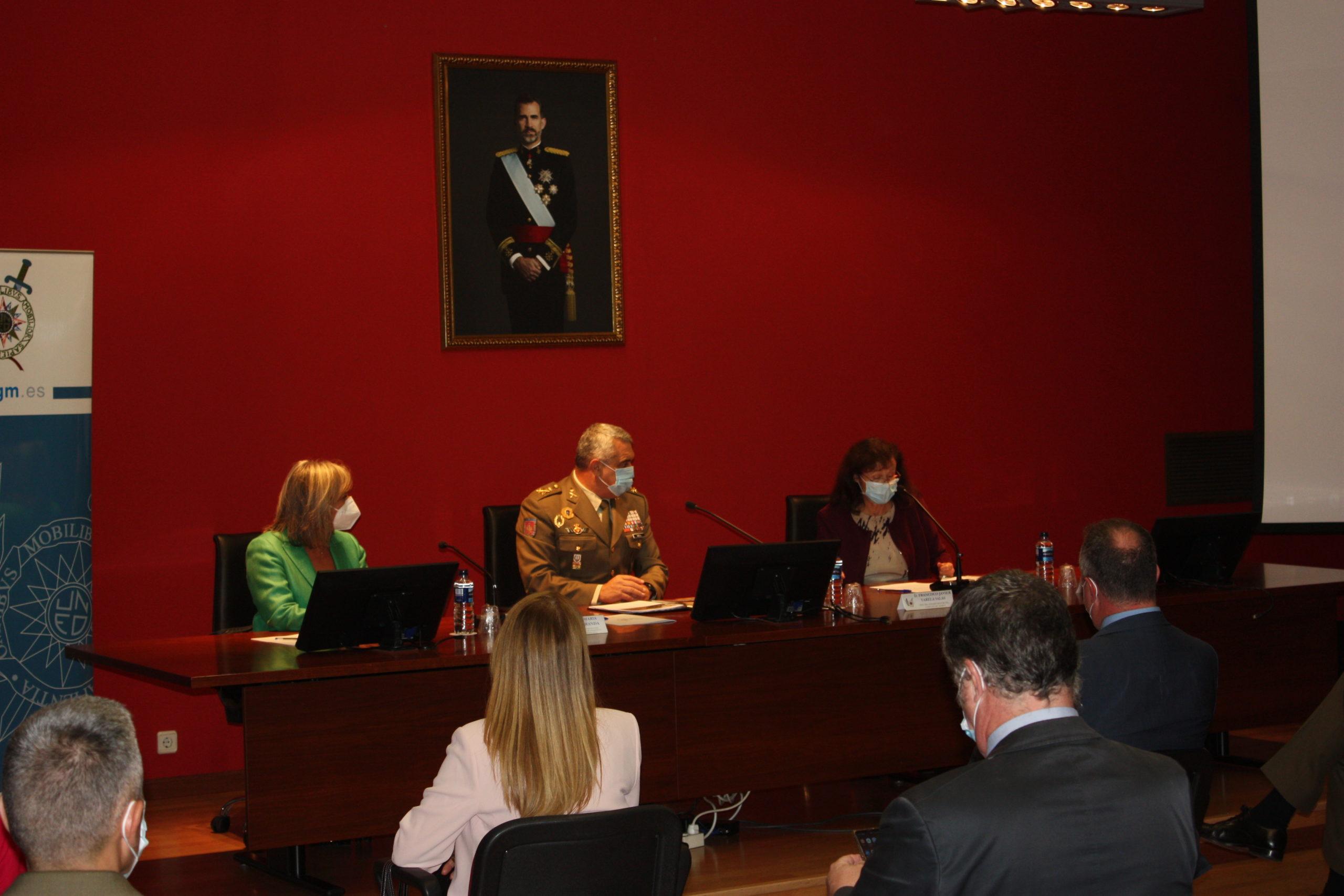 Foto 1 de la Conferencia El Ejército de Tierra del Siglo XXI