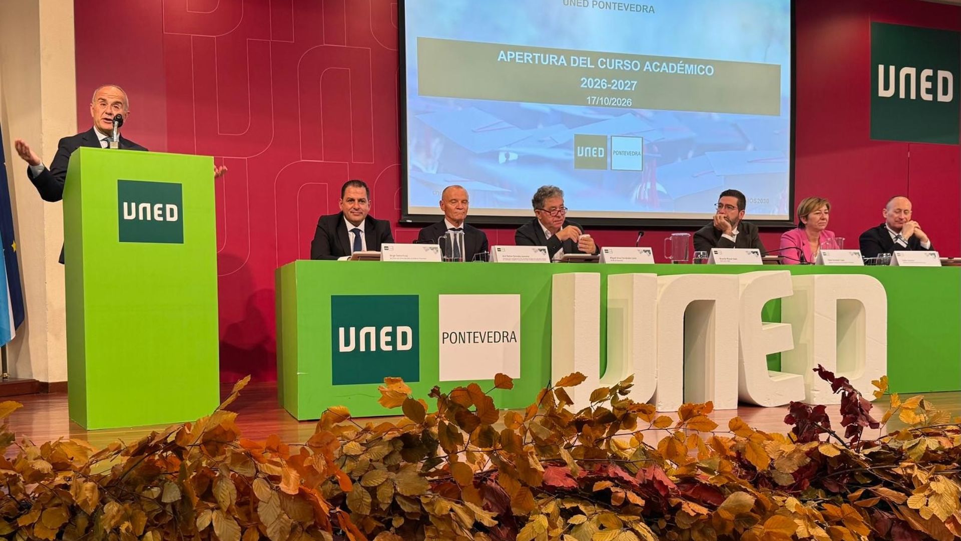  El rector, Ricardo Mairal, durante su intervención en la inauguración del curso en UNED Pontevedra
