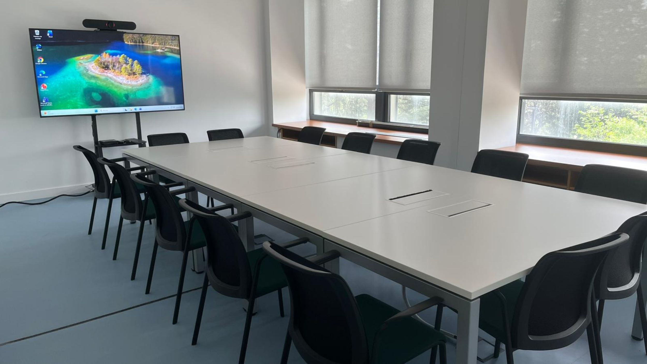 Sala de reuniones 1.02 de Informática