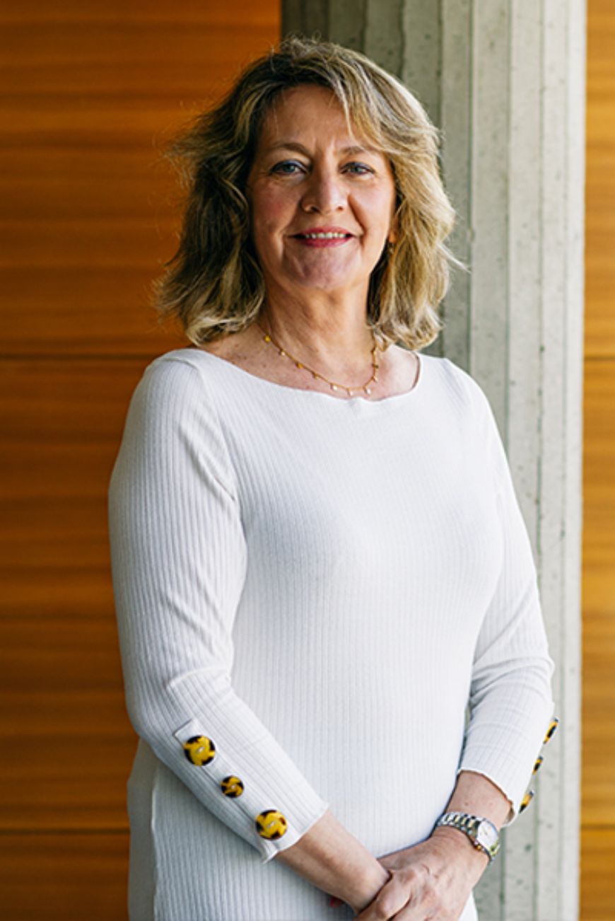 Sra. D.ª Amelia Pérez Zabaleta Sra. D.ª Amelia Pérez Zabaleta