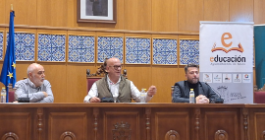 El alcalde de Mora, Emilio Bravo, interviene en el acto de inauguración
