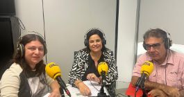 Raquel García, Mònica Subirats y Pere Ferré en las instalaciones de Radio Ebre Cadena SER