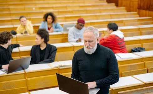 Unibertsitate-hedapeneko Ikastaroen Eskaintza