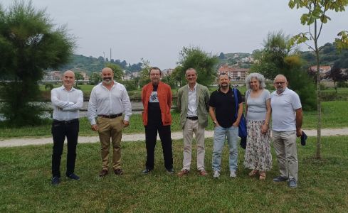 Pie de foto: Pablo León Gasalla, Paulo García Díaz, Jesús F. Jordá Pardo, Juan Carlos Menéndez Mato, Esteban Álvarez, María Antonia Pedregal y José Antonio Somoano.