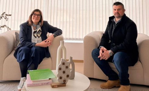 Imagen de la firma del convenio con la Guardia Civil