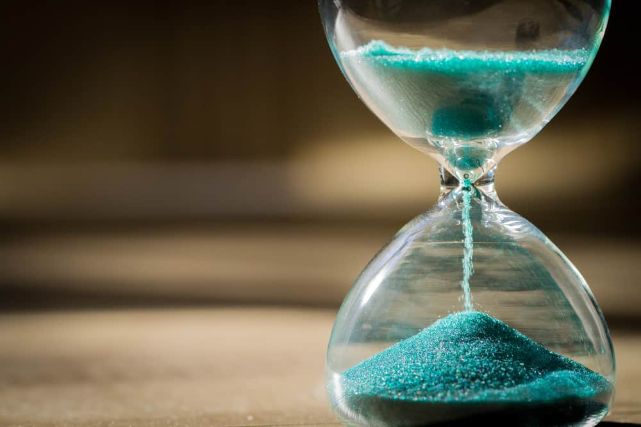 Imagen de reloj de arena para curso Paciencia y autocontrol