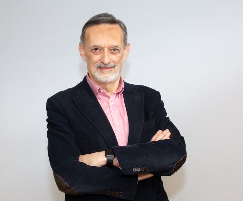 RAFAEL JUNQUERA DE ESTEFANI RAFAEL JUNQUERA DE ESTEFANI - DIR. DPTO. FILOSOFÍA JURÍDICA