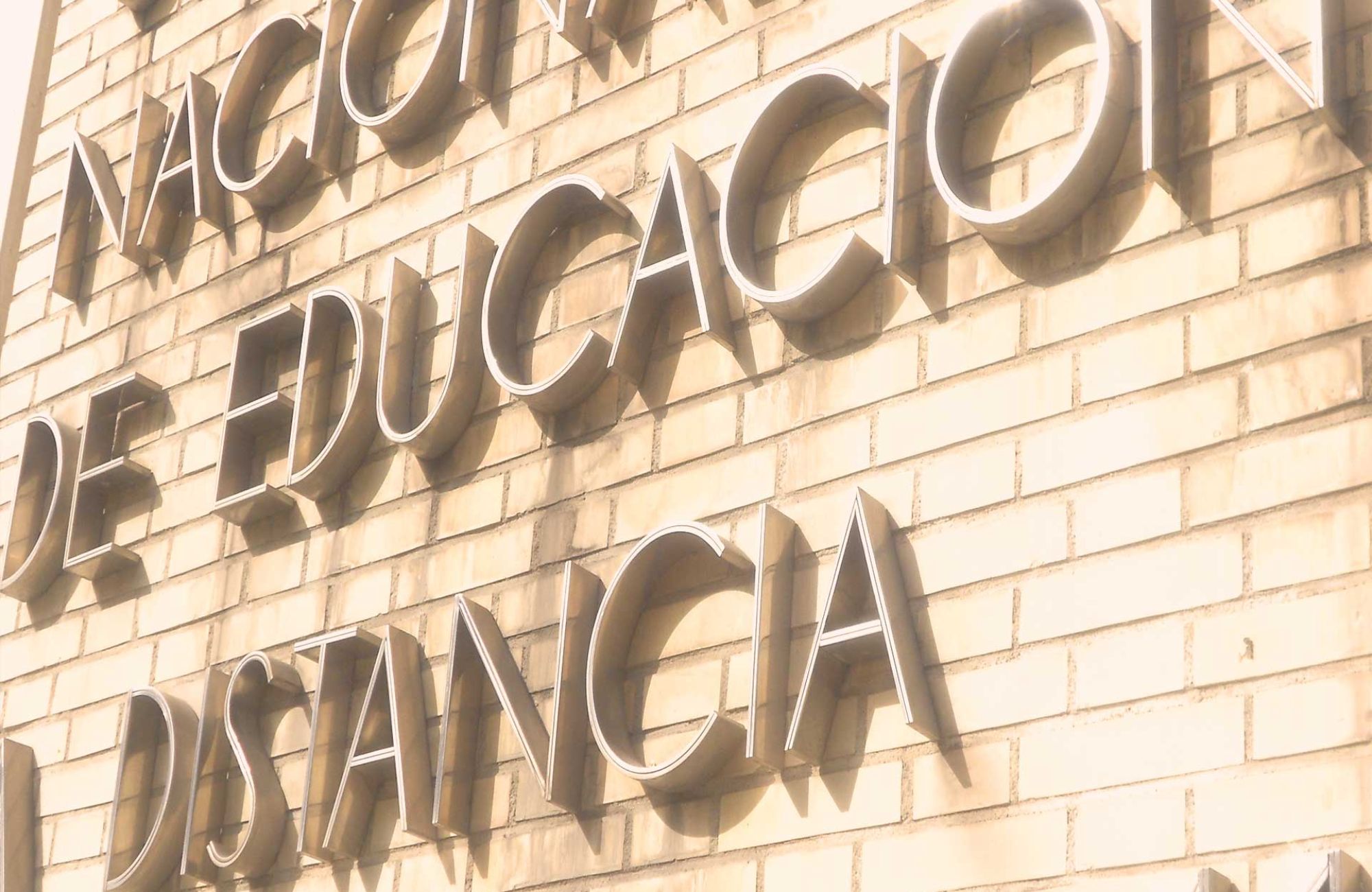 FACULTAD DE CIENCIAS ECONÓMICAS Y EMPRESARIALES