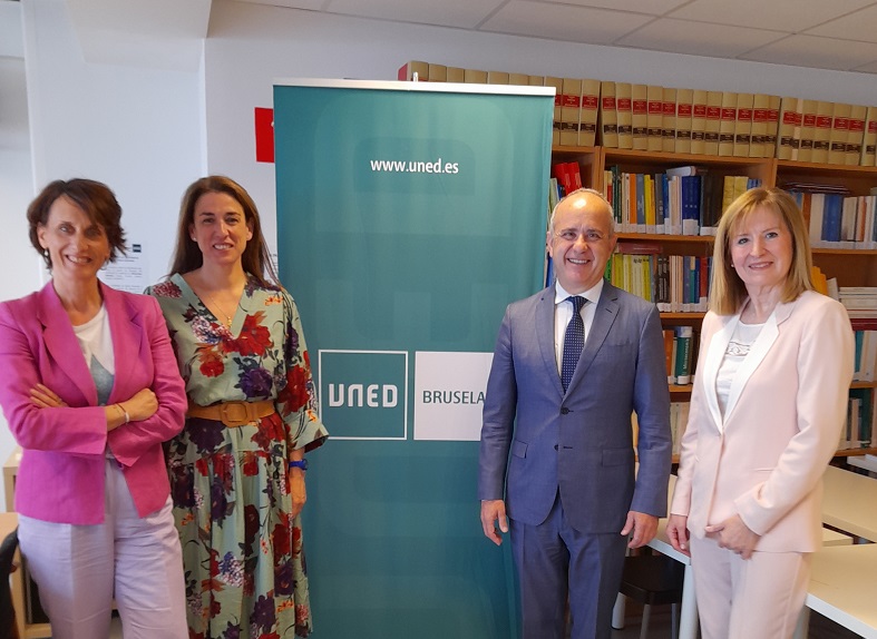 Visita del Rector de la Uned en el centro asociado de Bruselas 