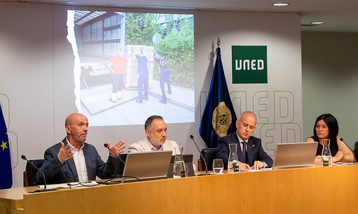 Presentación del proyecto de digitalización del archivo histórico de radio de la UNED