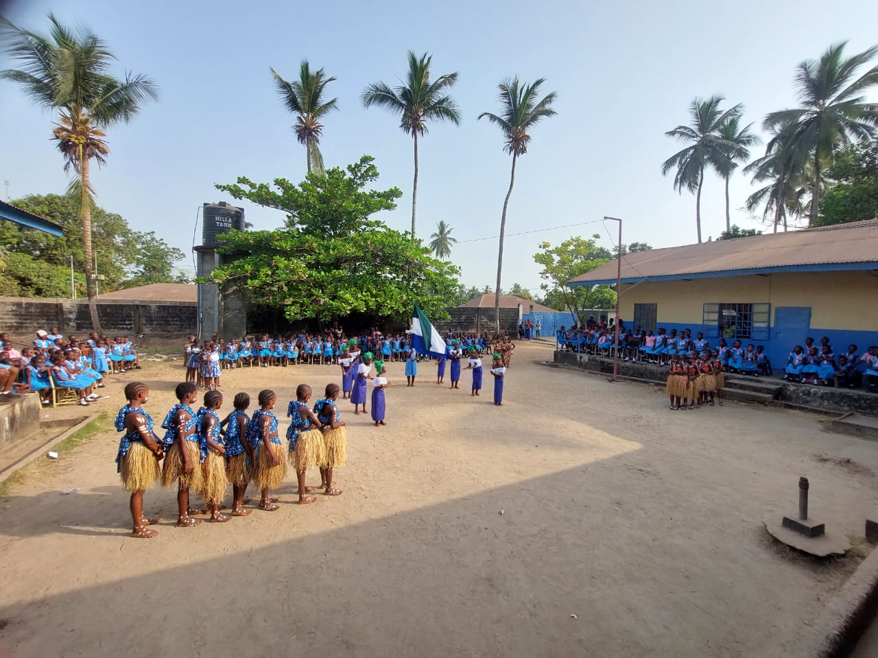 Momento de la fiesta de despedida en el colegio